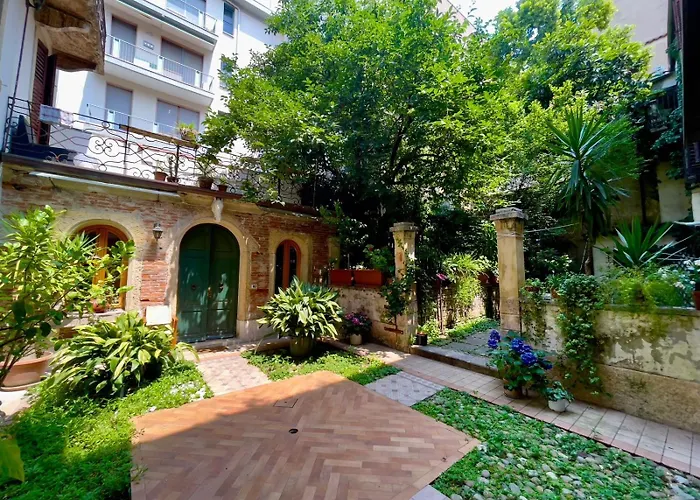 Residenza Il Cavallo E La Torre Апартаменты Верона